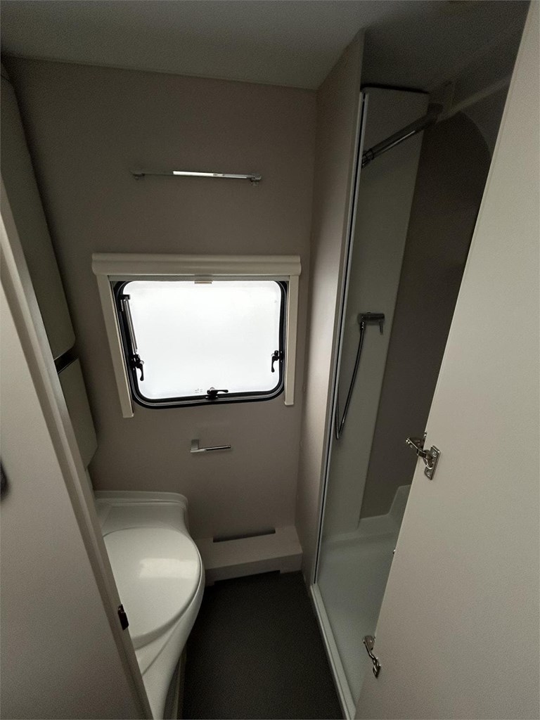 Foto 8 CARAVANA ADRIA ADORA 573 PK-AIRE-MOVER-NEVERA GRANDE 