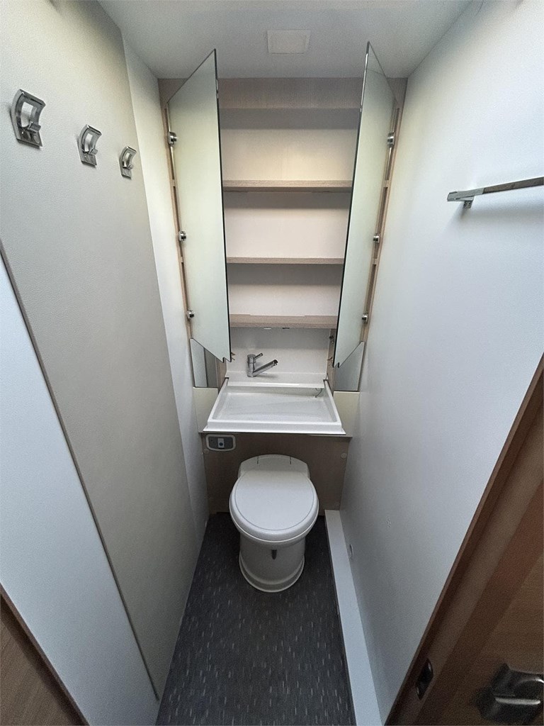 Foto 6  CARAVANA ADRIA ADORA 673 PK-AIRE-MOVER-NEVERA GRANDE 