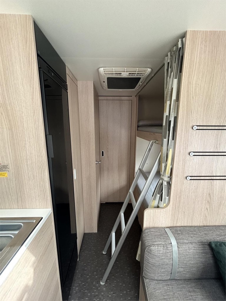 Foto 6  CARAVANA ADRIA AVIVA 522 PT/AIRE ACONDICIONADO TOLDO THULE MANIVELA 