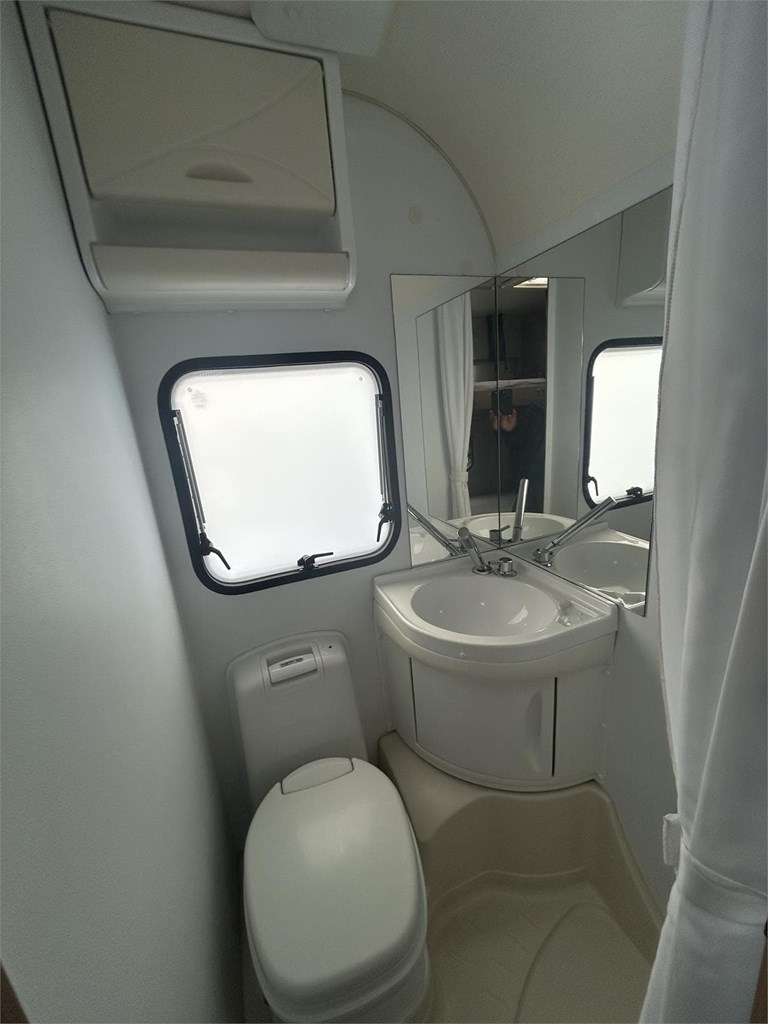 Foto 10 CARAVANA ADRIA AVIVA MOVE 495 LX-AIRE-MOVER 