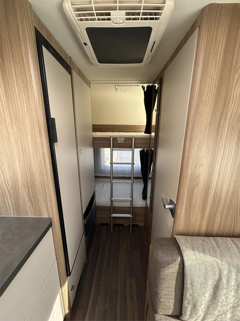 Foto 10  CARAVANA BURSTNER PREMIO 495 TK-AIRE-MOVER-NEVERA GRANDE 