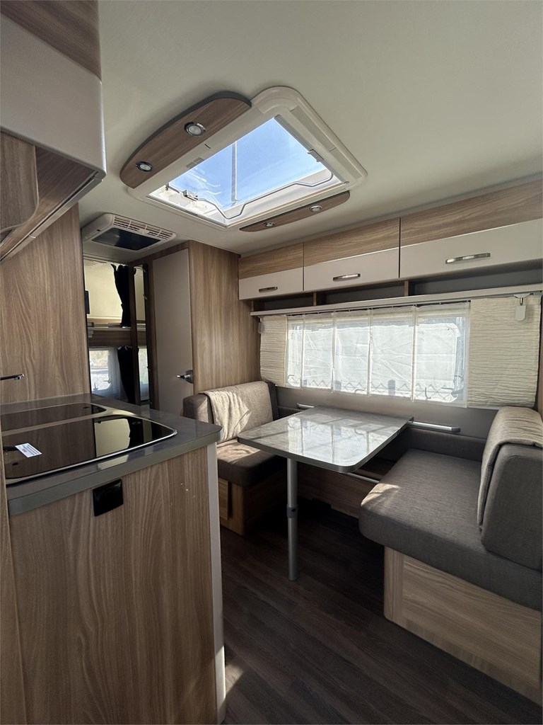 Foto 11  CARAVANA BURSTNER PREMIO 495 TK-AIRE-MOVER-NEVERA GRANDE 