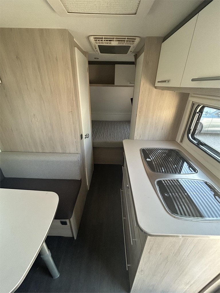 Foto 4 CARAVANA CARAVELAIR ALBA 426 FAMILY-AIRE-MOVER-NEVERA GRANDE