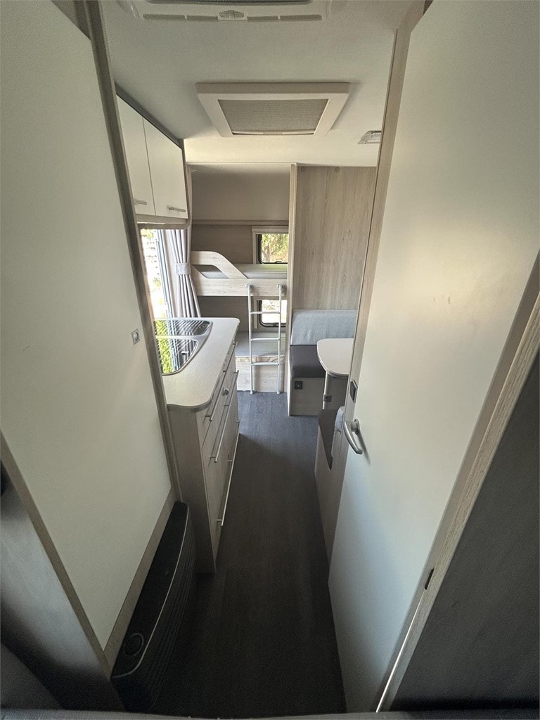 Foto 6 CARAVANA CARAVELAIR ALBA 426 FAMILY-AIRE-MOVER-NEVERA GRANDE