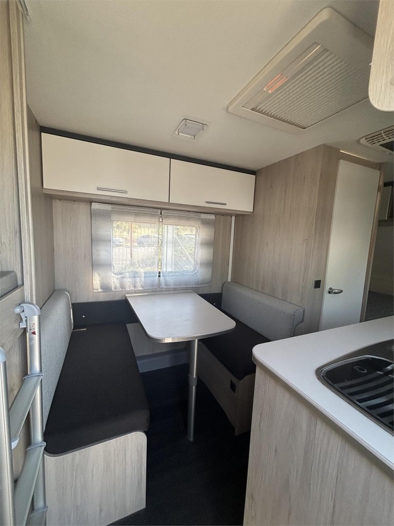 Foto 9 CARAVANA CARAVELAIR ALBA 426 FAMILY-AIRE-MOVER-NEVERA GRANDE