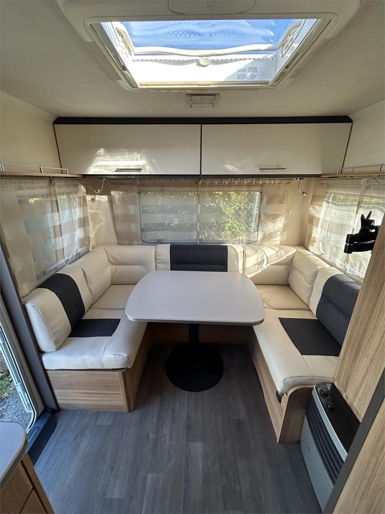 Foto 9 CARAVANA CARAVELAIR ANTARES 470 CAMA ISLA -AIRE-MOVER