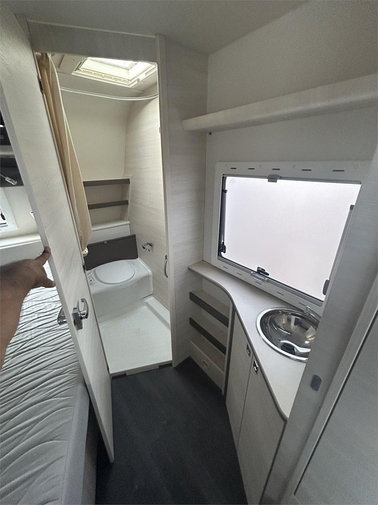 Foto 3 CARAVANA CARAVELAIR ARTICA 516-AIRE-MOVER-FRIGORIFICO COMPRESOR XL 150 LTS 