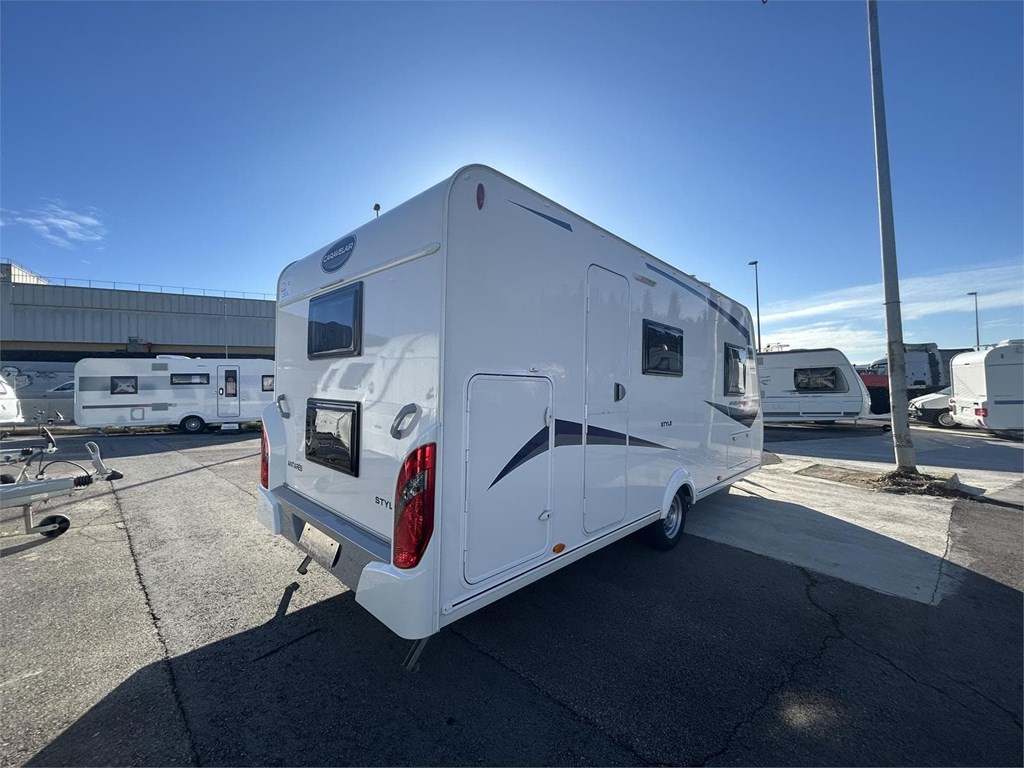 Foto 1  CARAVANA CARAVELAIR  STYLE 486 -AIRE-MOVER-FRIGORIFICO COMPRESOR XL FREEZE 150 LTS  