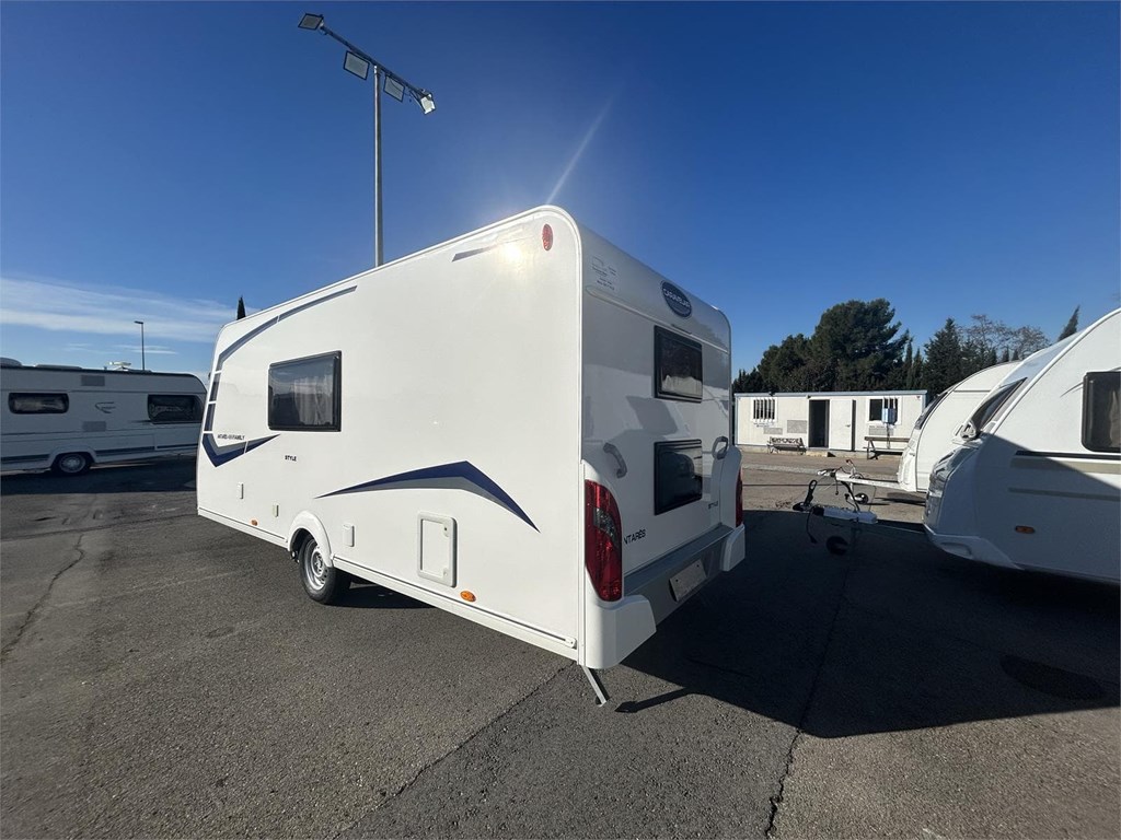 Foto 4  CARAVANA CARAVELAIR  STYLE 486 -AIRE-MOVER-FRIGORIFICO COMPRESOR XL FREEZE 150 LTS  