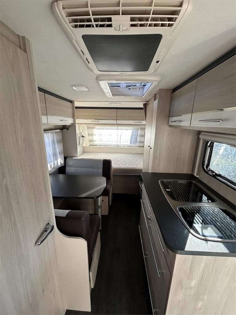 Foto 6  CARAVANA CARAVELAIR  STYLE 486 -AIRE-MOVER-FRIGORIFICO COMPRESOR XL FREEZE 150 LTS  