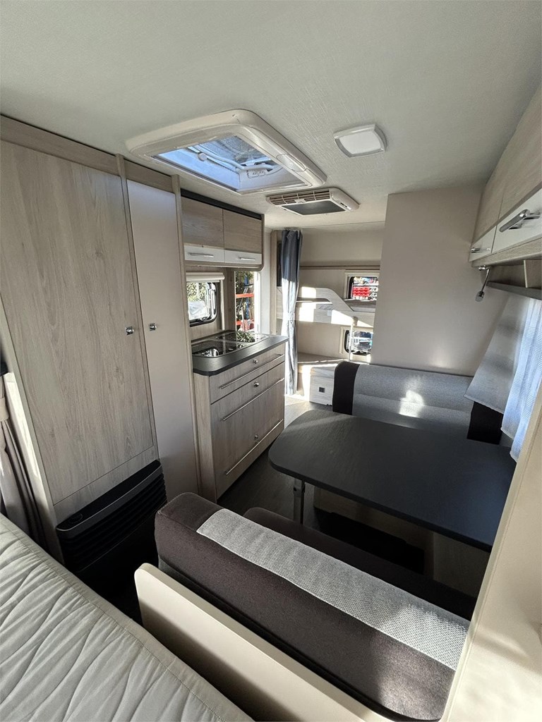 Foto 9  CARAVANA CARAVELAIR  STYLE 486 -AIRE-MOVER-FRIGORIFICO COMPRESOR XL FREEZE 150 LTS  