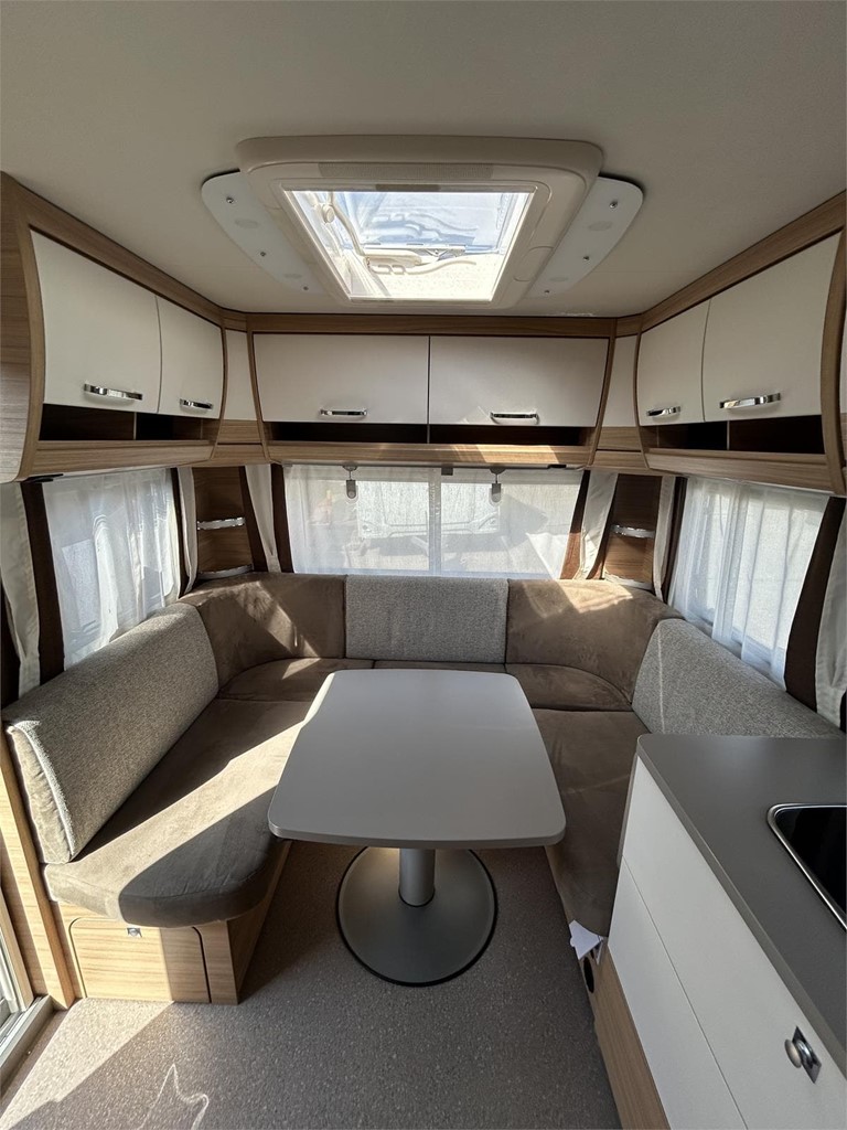 Foto 10 CARAVANA DETHELFFES  CAMPER 470 FR-AIRE-MOVER-NEVERA GRANDE 