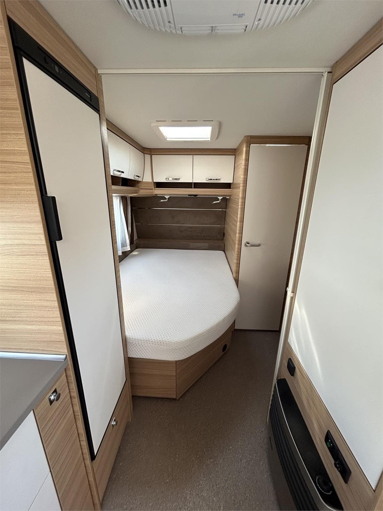Foto 5 CARAVANA DETHELFFES  CAMPER 470 FR-AIRE-MOVER-NEVERA GRANDE 