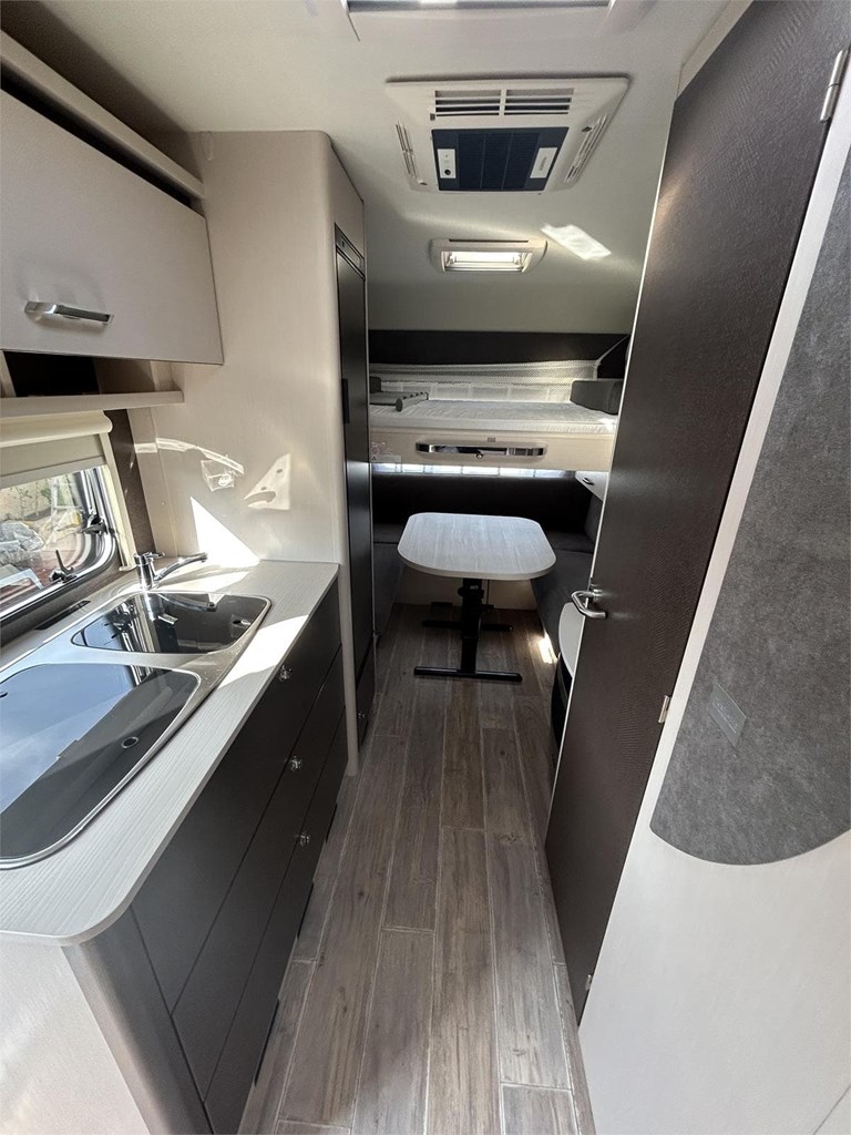 Foto 3  CARAVANA DETHLEFFS  465 KR-AIRE-MOVER-NEVERA GRANDE 