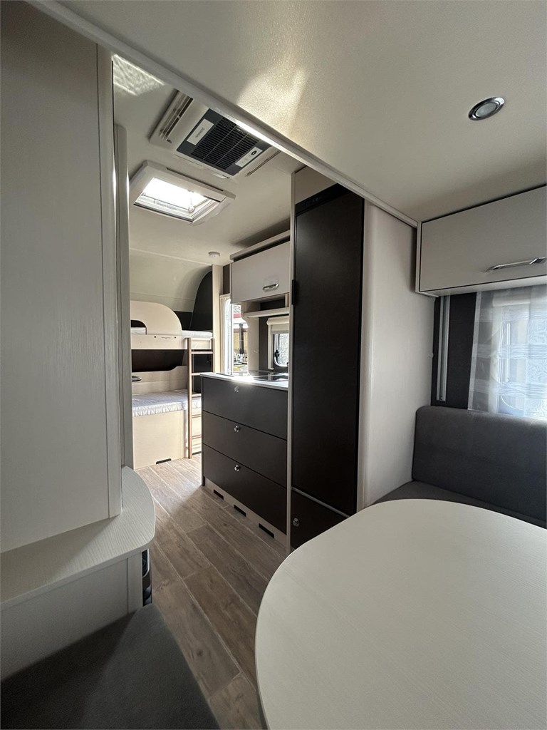 Foto 6  CARAVANA DETHLEFFS  465 KR-AIRE-MOVER-NEVERA GRANDE 