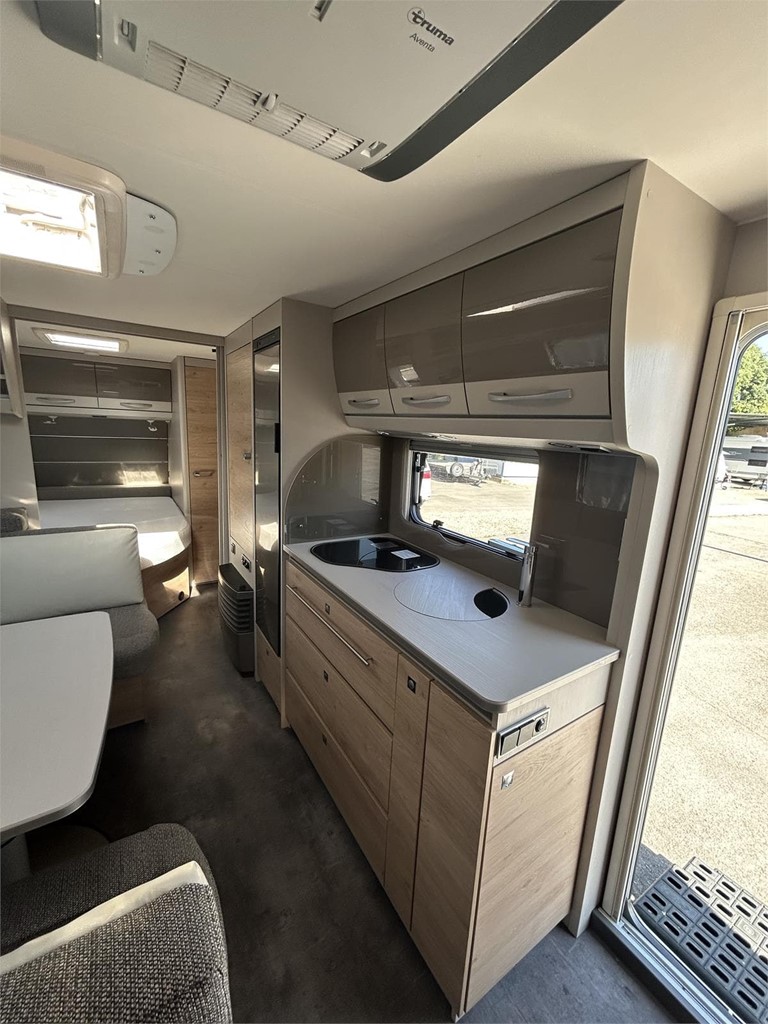 Foto 10 CARAVANA DETHLEFFS NOMAD 560 FMK-AIRE-MOVER-NEVERA GRANDE