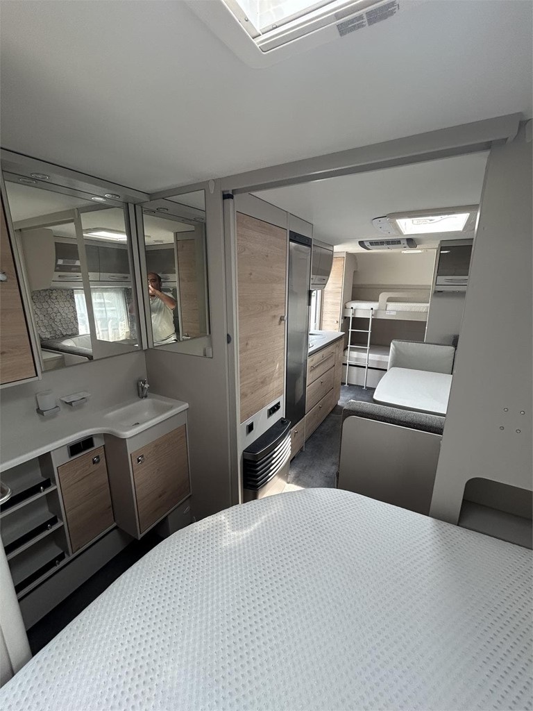 Foto 12 CARAVANA DETHLEFFS NOMAD 560 FMK-AIRE-MOVER-NEVERA GRANDE