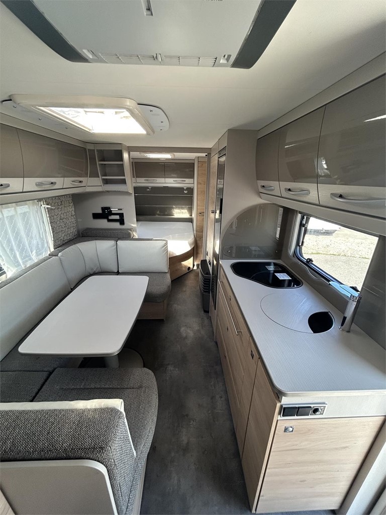 Foto 3 CARAVANA DETHLEFFS NOMAD 560 FMK-AIRE-MOVER-NEVERA GRANDE