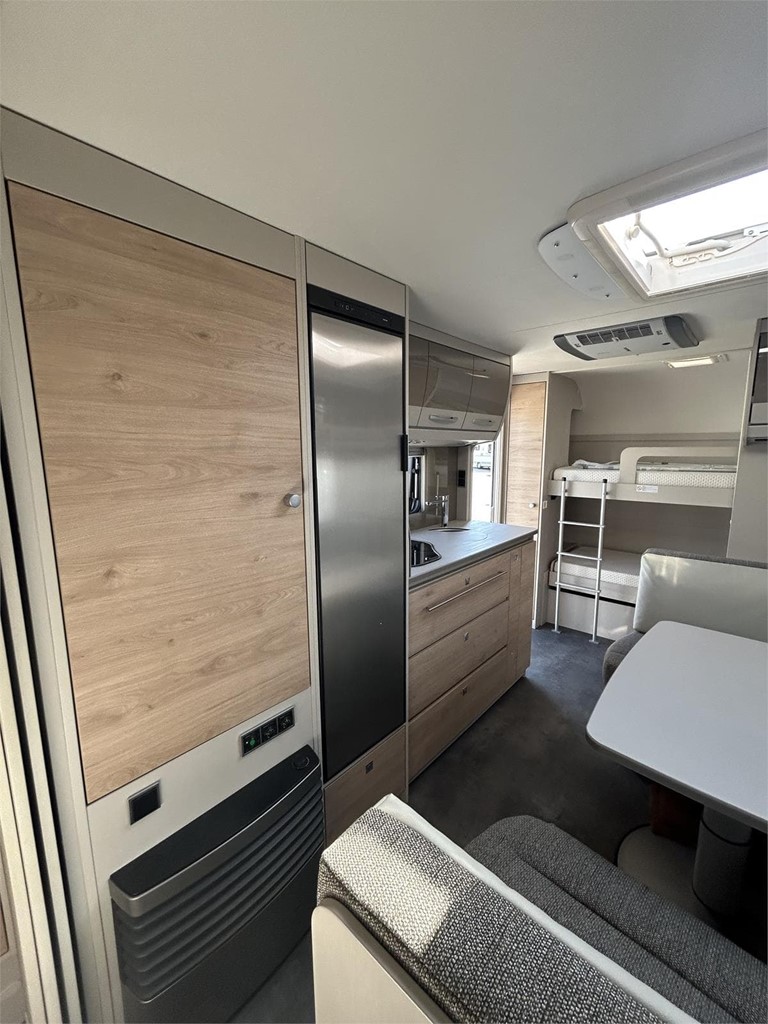Foto 5 CARAVANA DETHLEFFS NOMAD 560 FMK-AIRE-MOVER-NEVERA GRANDE