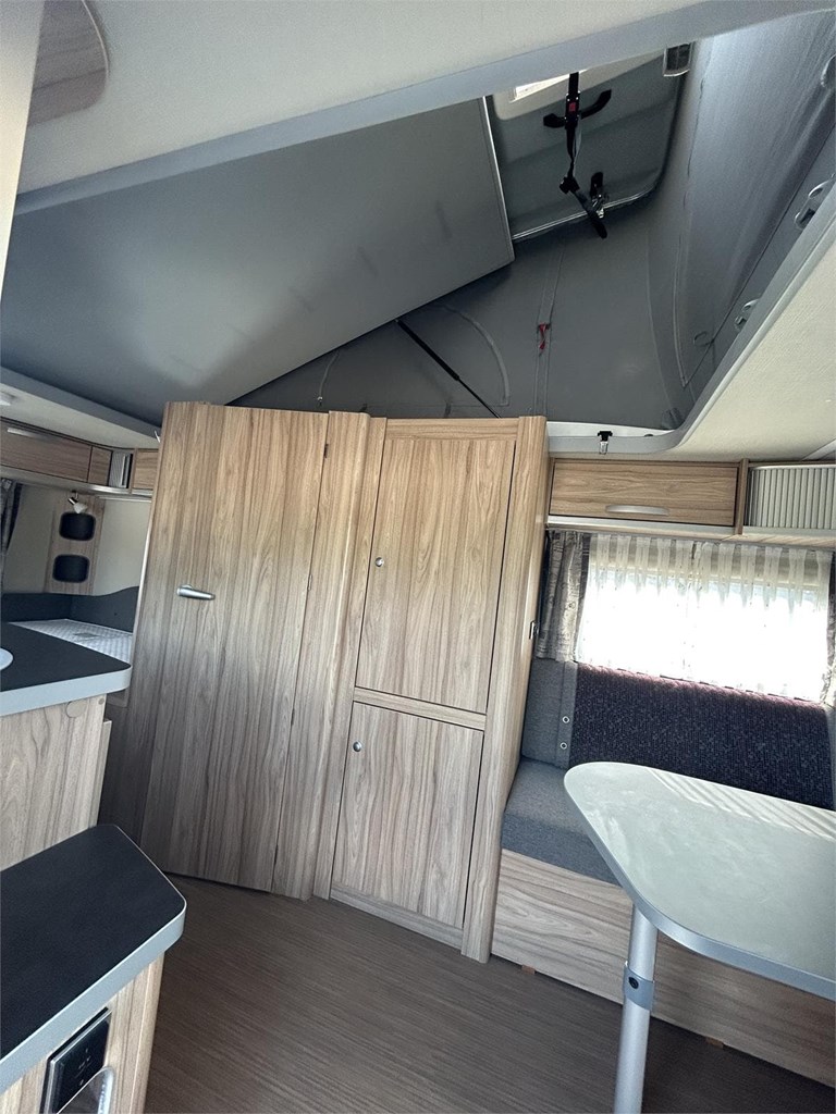 Foto 10  CARAVANA ERIBA FEELING 425-MOVER-TOLDO THULE MANIVELA 