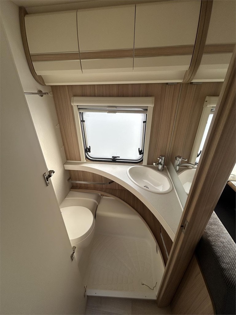 Foto 10  CARAVANA FENDT BIANCO 515 -AIRE-MOVER-NEVERA GRANDE 