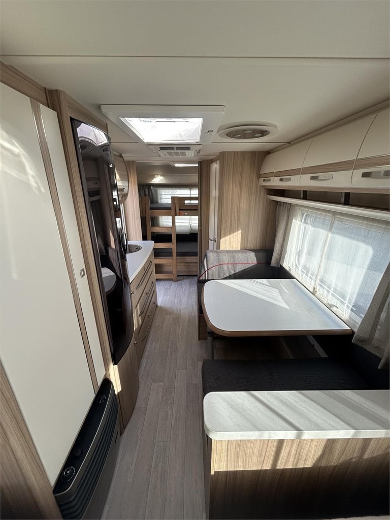 Foto 7  CARAVANA FENDT BIANCO 515 -AIRE-MOVER-NEVERA GRANDE 