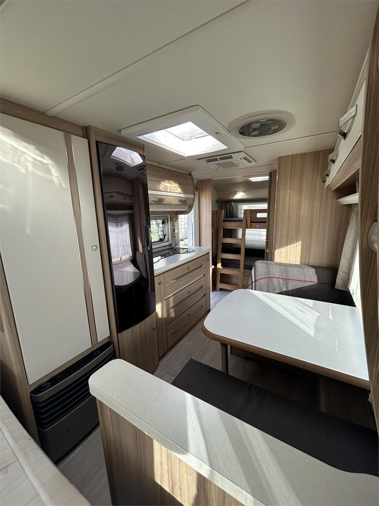 Foto 8  CARAVANA FENDT BIANCO 515 -AIRE-MOVER-NEVERA GRANDE 