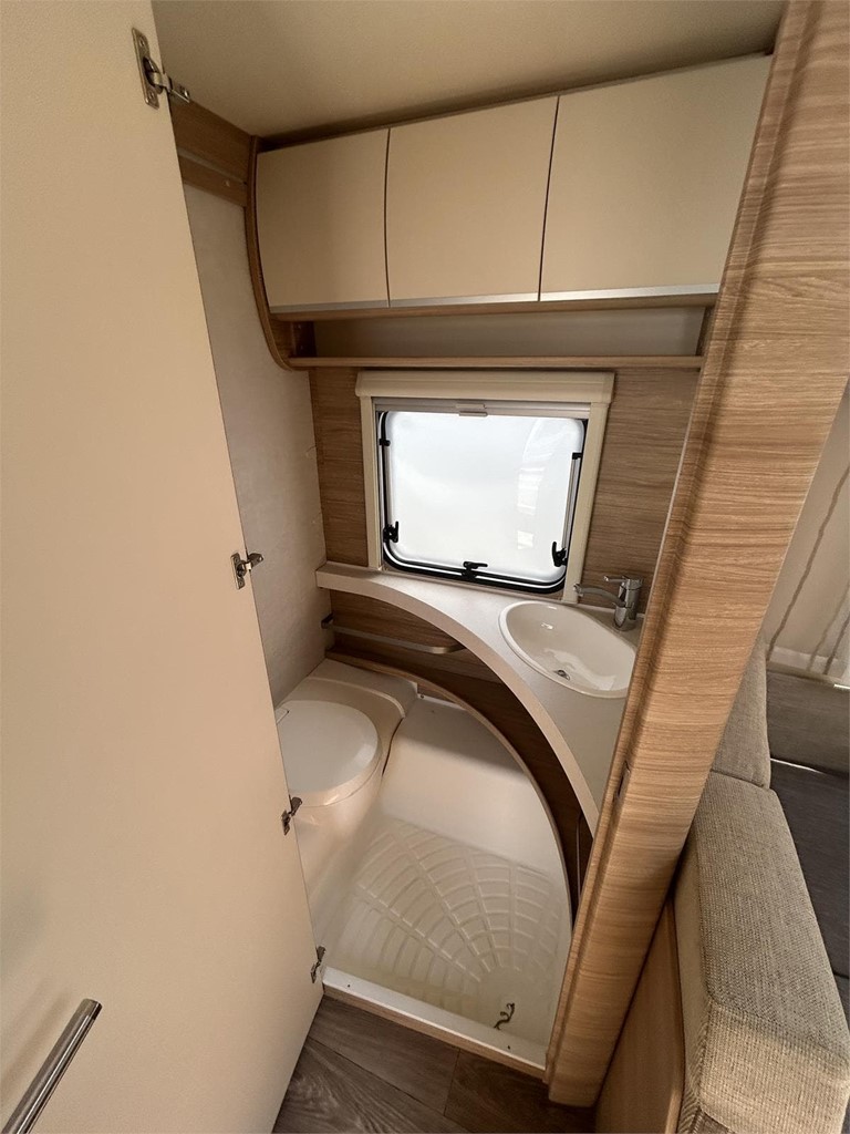 Foto 9  CARAVANA FENDT BIANCO 515 SKM-AIRE-MOVER-NEVERA GRANDE 