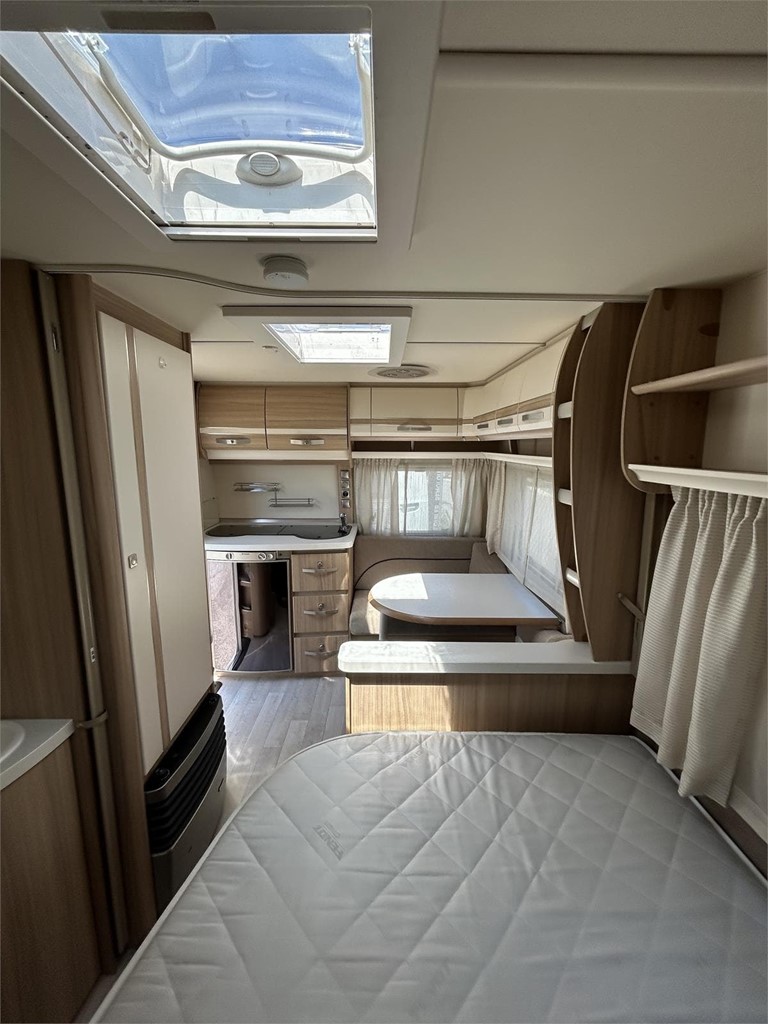 Foto 5  CARAVANA FENDT BIANCO SELECTION  390 -MOVER-AIRE-TOLDO MANIVELA 