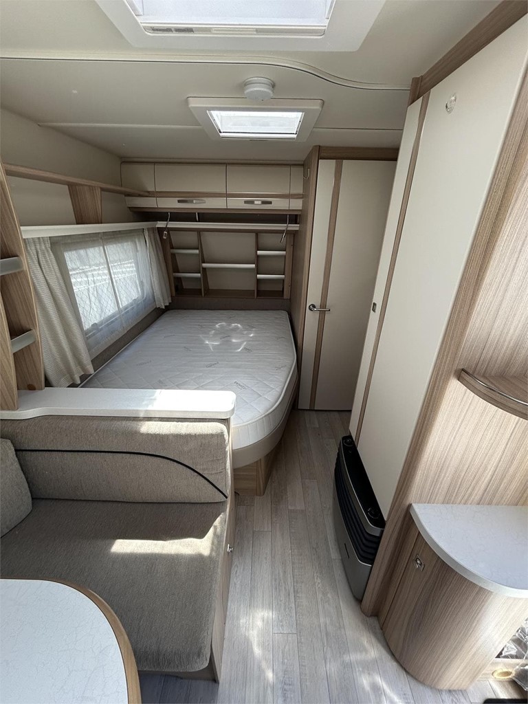 Foto 9  CARAVANA FENDT BIANCO SELECTION  390 -MOVER-AIRE-TOLDO MANIVELA 