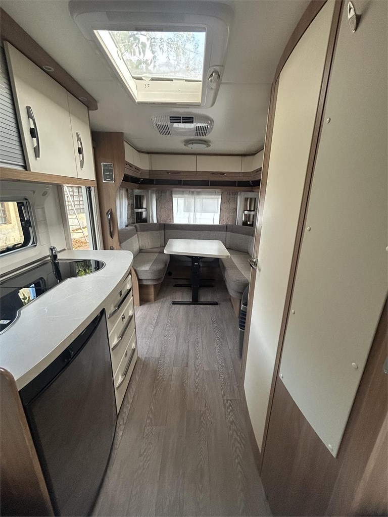 Foto 4  CARAVANA  HOBBY 455 UF DE LUXE-AIRE-MOVER-TOLDO MANIVELA 