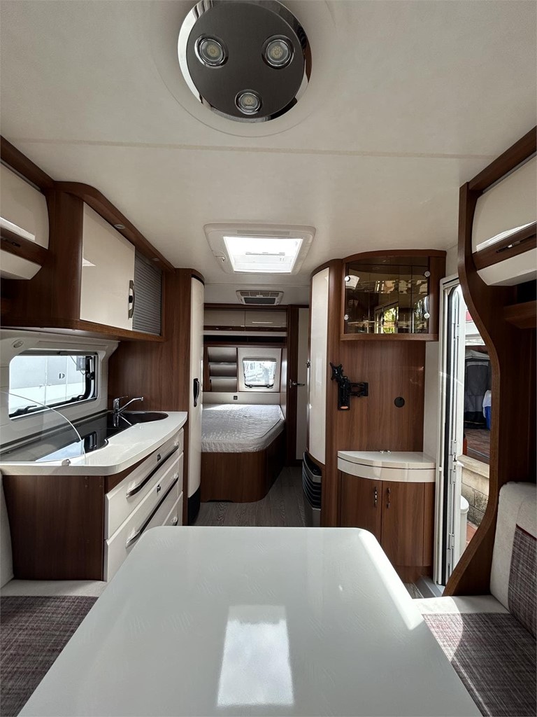 Foto 2 CARAVANA HOBBY 495 UFE EXCELLENT-AIRE-MOVER-TOLDO FIAMMA