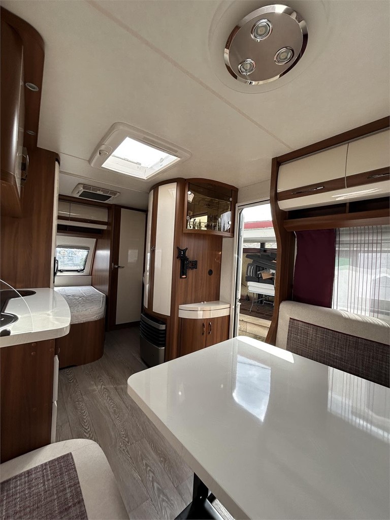 Foto 8 CARAVANA HOBBY 495 UFE EXCELLENT-AIRE-MOVER-TOLDO FIAMMA