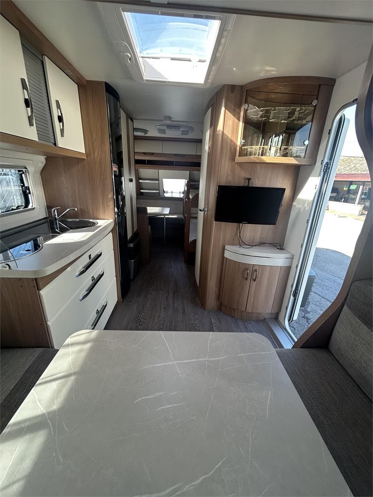 Foto 8 CARAVANA HOBBY 515 UHK-AIRE-MOVER-TOLDO FIAMMA 