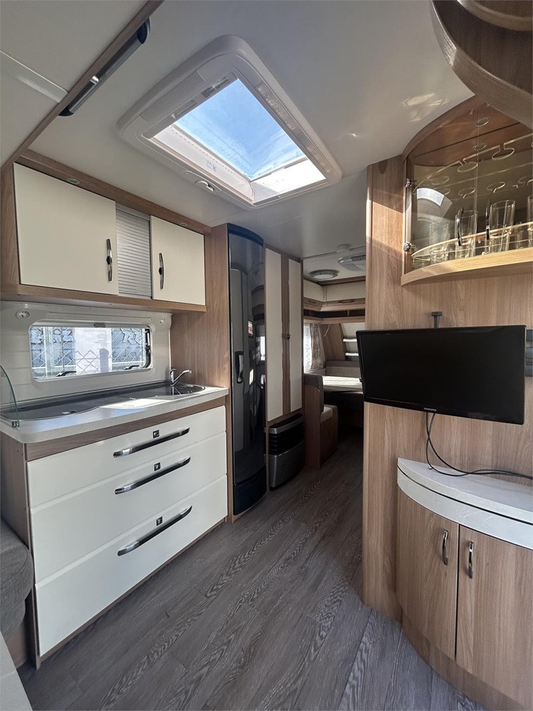 Foto 9 CARAVANA HOBBY 515 UHK-AIRE-MOVER-TOLDO FIAMMA 