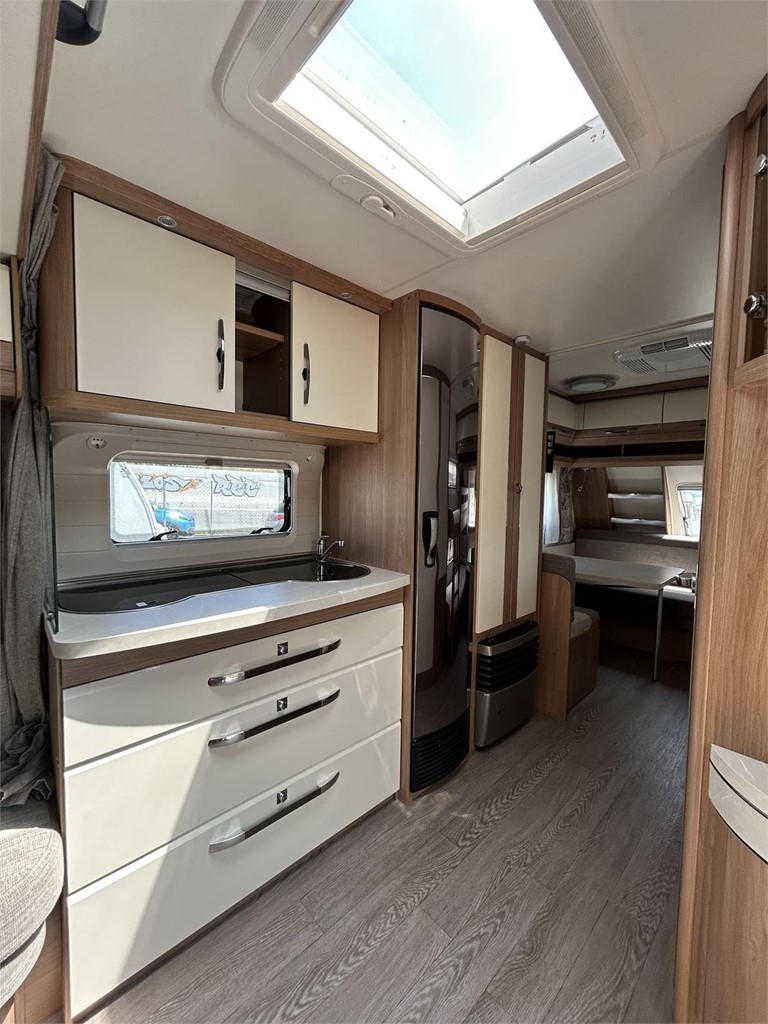 Foto 10  CARAVANA HOBBY 515 UHK-MOVER-AIRE-TOLDO 