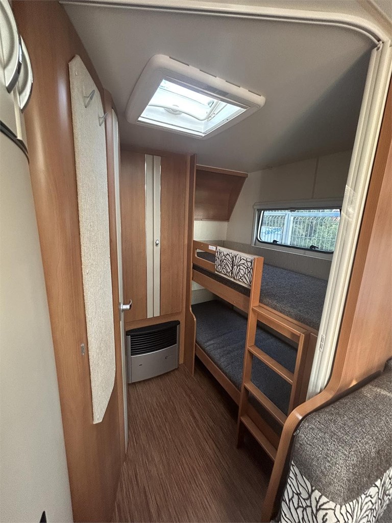 Foto 12  CARAVANA HOBBY VITA VENETO 545 KMF/AIRE-MOVER-NEVERA GRANDE 