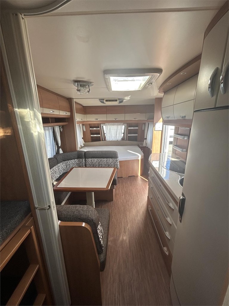 Foto 8  CARAVANA HOBBY VITA VENETO 545 KMF/AIRE-MOVER-NEVERA GRANDE 