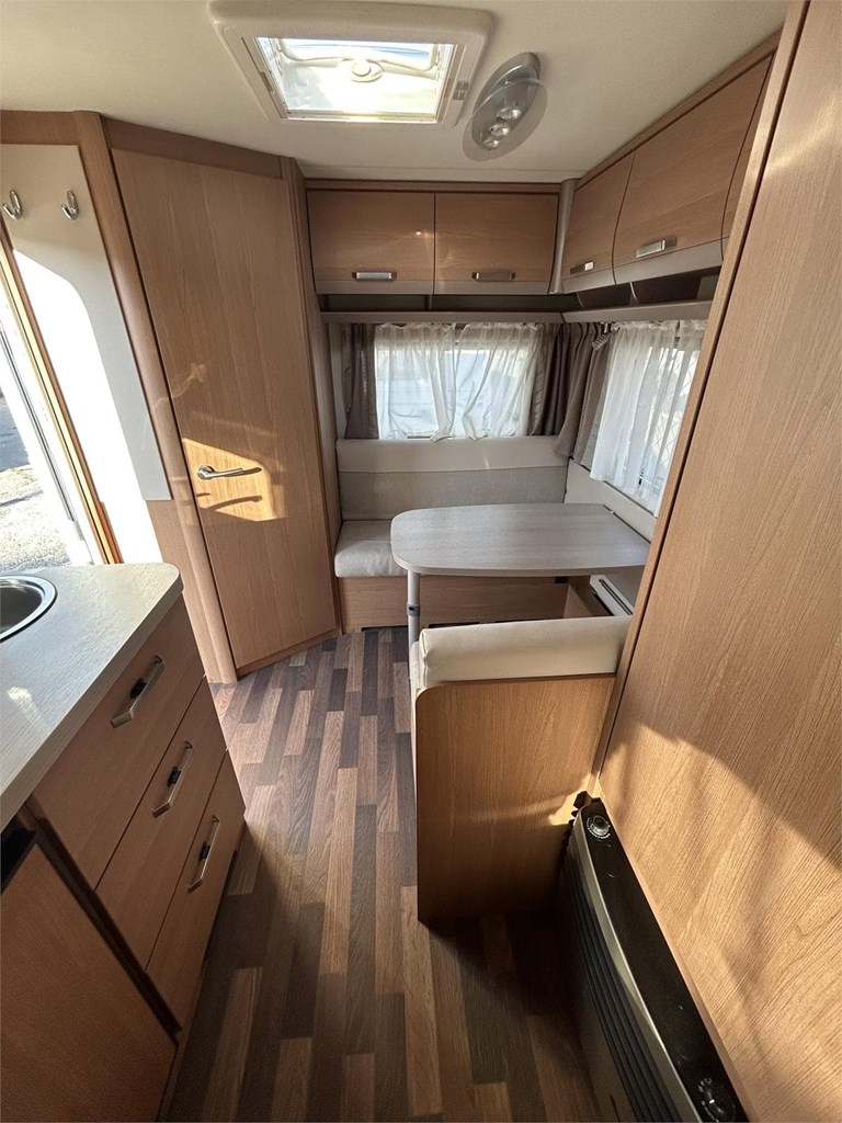 Foto 8 CARAVANA KNAUS SPORT 400 QD-AIRE-MOVER-TOLDO MANIVELA