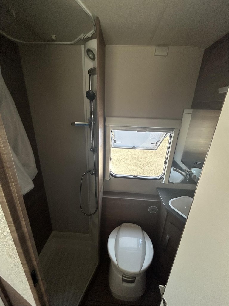 Foto 9  CARAVANA KNAUS SPORT 500 KD-AIRE-MOVER-TOLDO MANIVELA