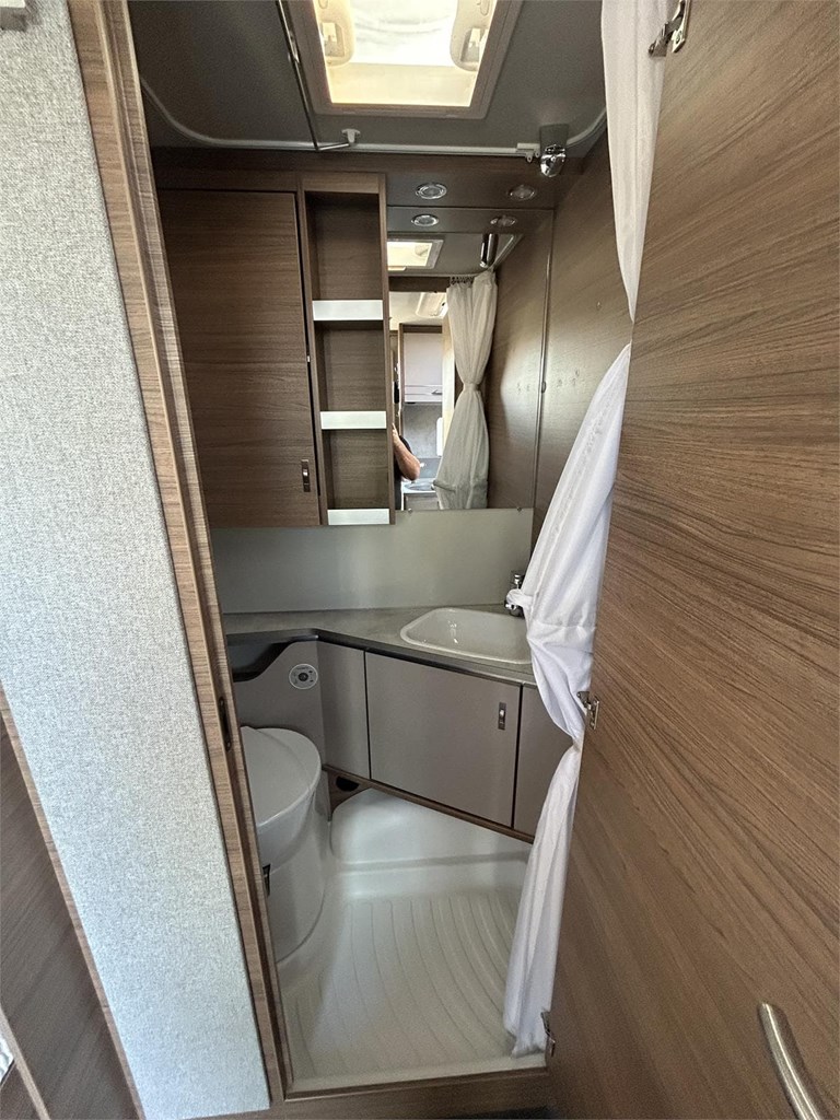 Foto 10  CARAVANA KNAUS SPORT 500 QDK-AIRE-MOVER-TOLDO MANIEVELA 