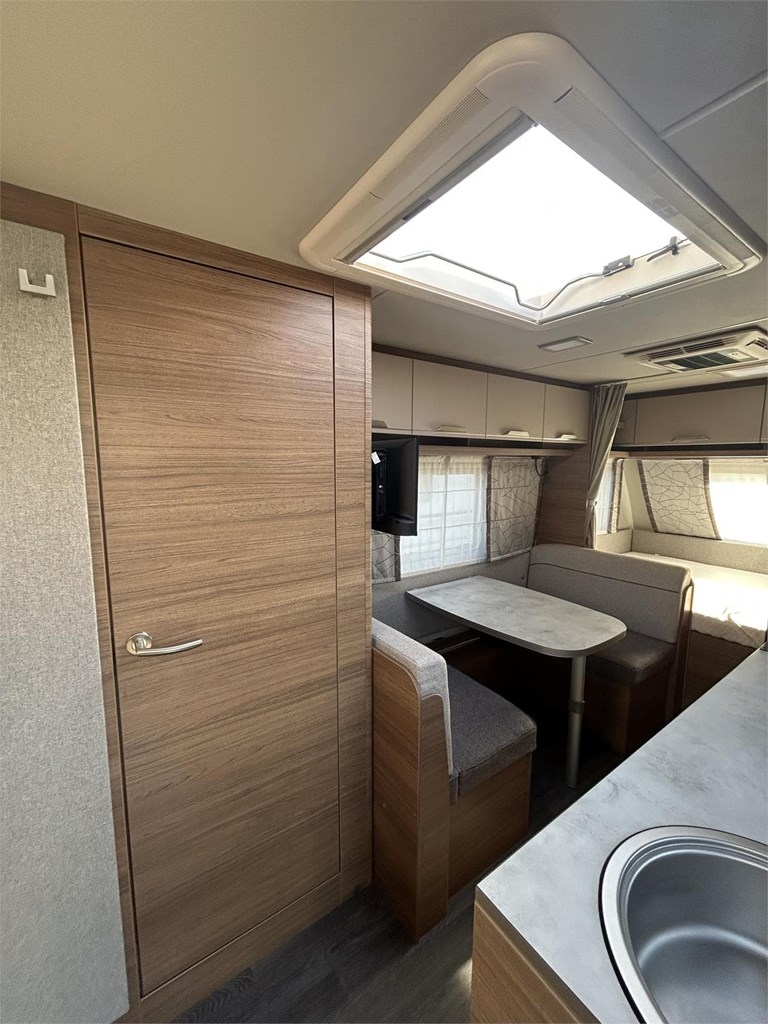 Foto 9  CARAVANA KNAUS SPORT 500 QDK-AIRE-MOVER-TOLDO MANIEVELA 