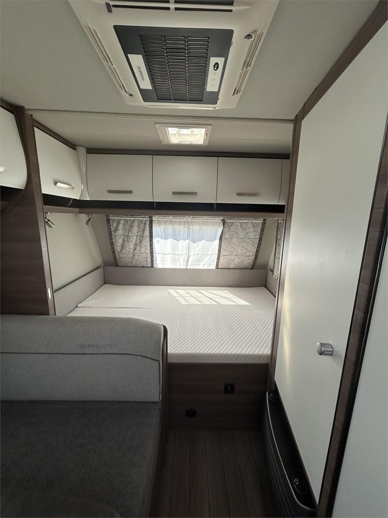 Foto 6  CARAVANA KNAUS SPORT 500 QDK-AIRE-MOVER-TOLDO MANIVELA