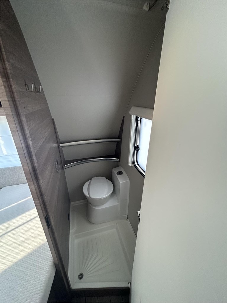 Foto 6 CARAVANA KNAUS SPORT 540 FDK-AIRE- MOVER-NEVERA GRANDE 