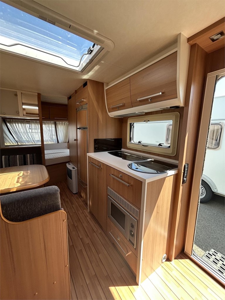 Foto 10 CARAVANA KNAUS SUDWIND 550 QS-AIRE-NEVERA GRANDE 