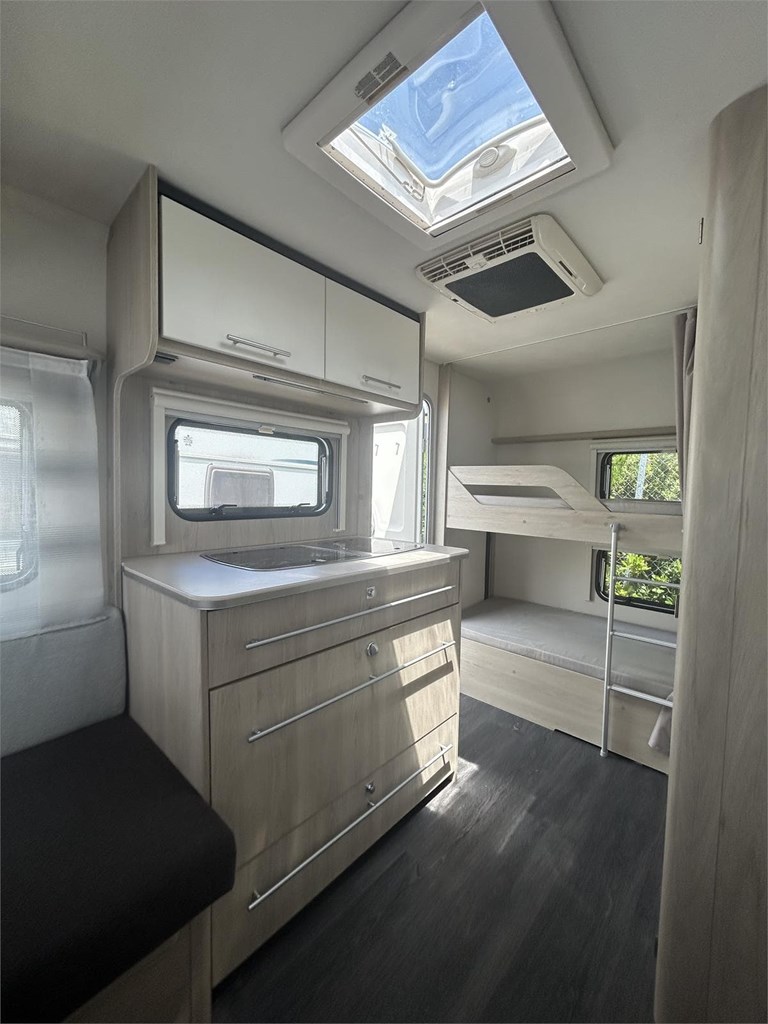 Foto 6 CARAVANA STERCKEMAN  380 CE--AIRE- MOVER-Frigorífico compresor XL FREEZE 150 L