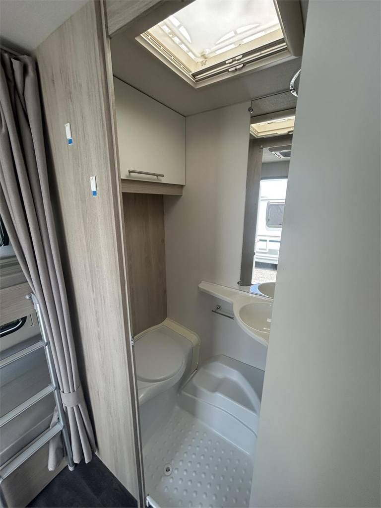 Foto 8 CARAVANA STERCKEMAN  380 CE--AIRE- MOVER-Frigorífico compresor XL FREEZE 150 L
