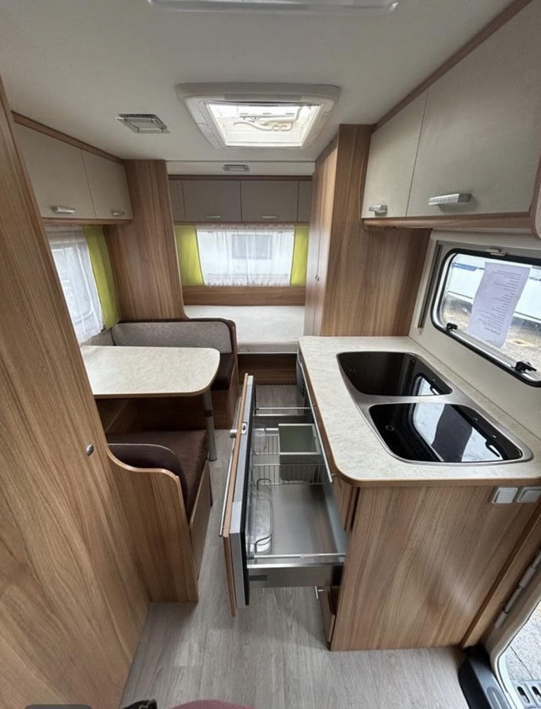 Foto 4  CARAVANA STERCKEMAN 490 PE-AIRE-MOVER-TOLDO MANIEVELA 