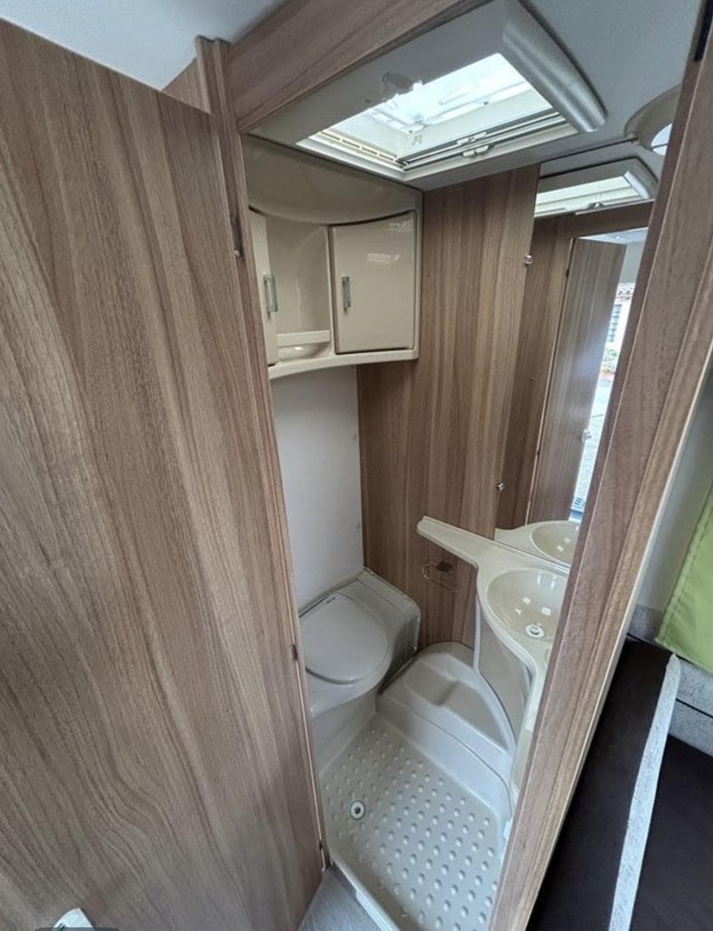 Foto 7  CARAVANA STERCKEMAN 490 PE-AIRE-MOVER-TOLDO MANIEVELA 