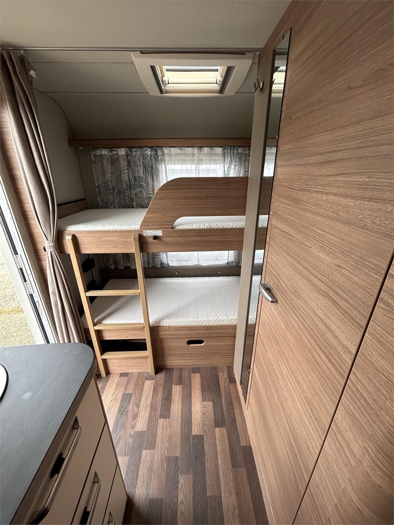 Foto 9 CARAVANA  WEINSBERG 400 LK-AIRE-MOVER